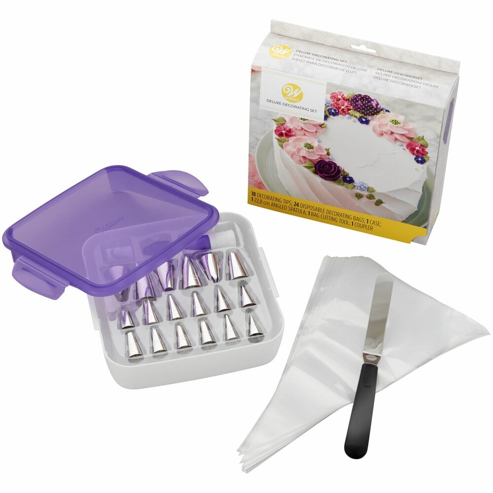 Wilton Deluxe Decorating Set/ 46