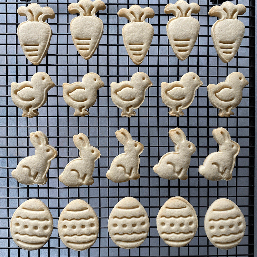 R&amp;M Easter Cookie Cutters with Stamp &ndash; Set of 4