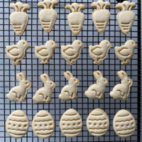 R&amp;M Easter Cookie Cutters with Stamp &ndash; Set of 4