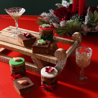 PME Kerst Eetbare Suikerdecoraties - Onder de Mistletoe (12 stuks)