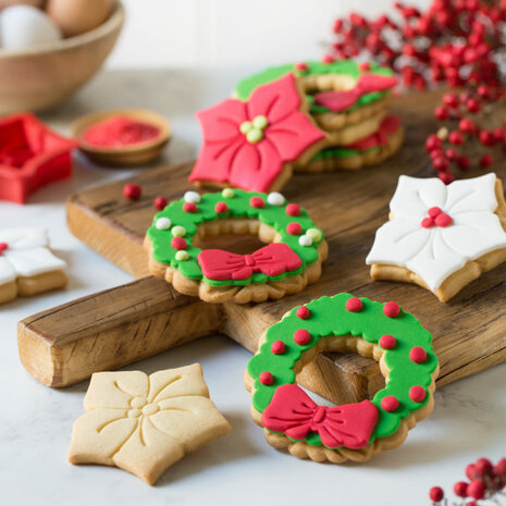 Decora Gingerbread Man & House Cookie Cutter Set Of 2